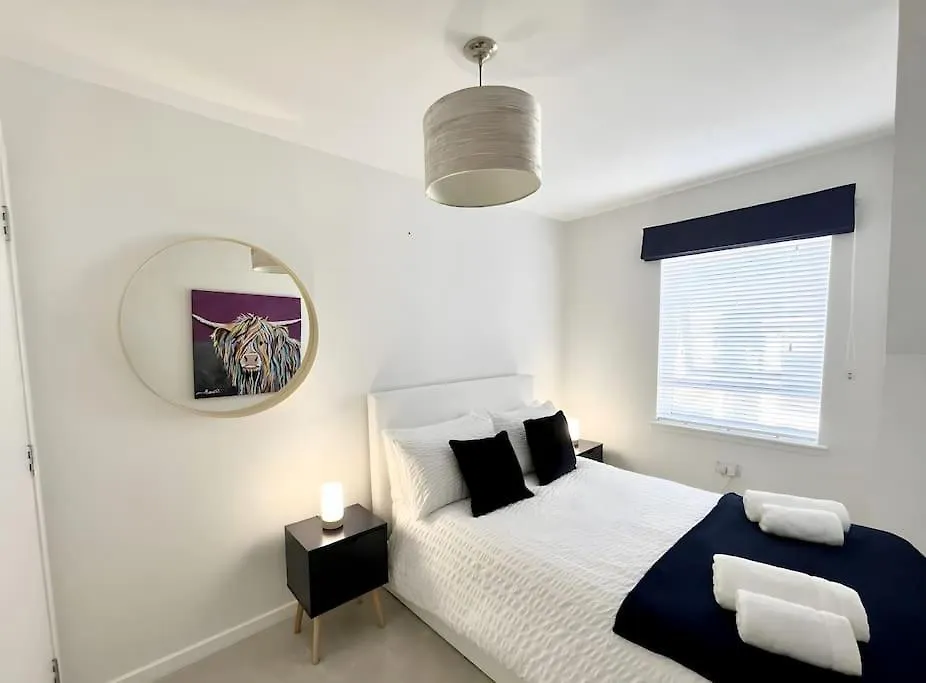 Ultra Modern 2 Bed Apartment In Edinburgh
